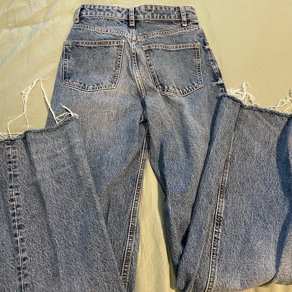 Zara High Rise Straight Leg Jeans ✨NWOT✨- Medium Wash- 2 - Picture 4 of 4